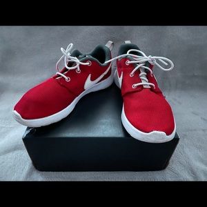 Nike Red Roches. Size 3.